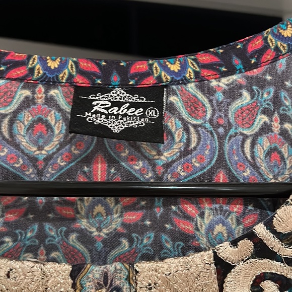 Pakistani Kurta - Picture 2 of 6